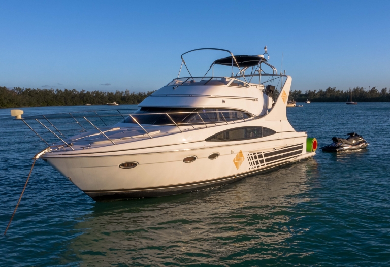 50 Carver FlyBridge 13 Guest