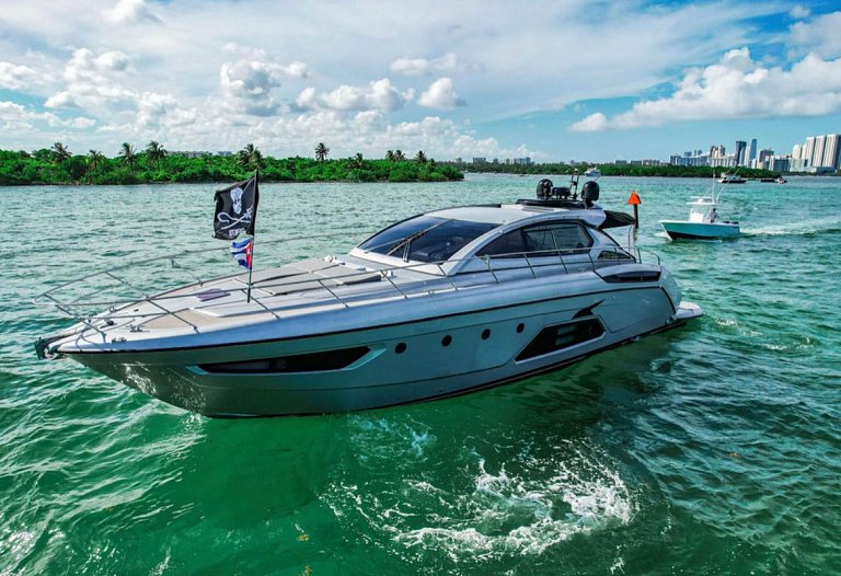 65 Azimut Atlantis 13 Guest