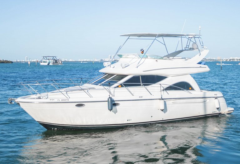 46' Maxum Flybridge