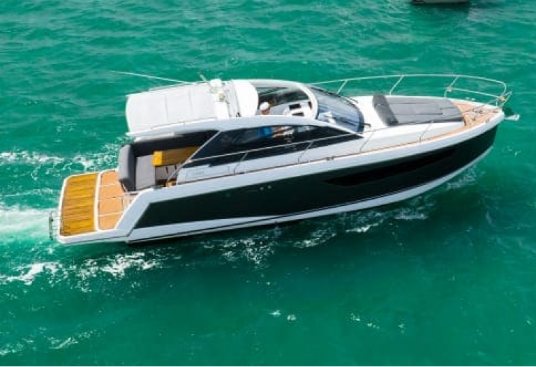 330 Sealine